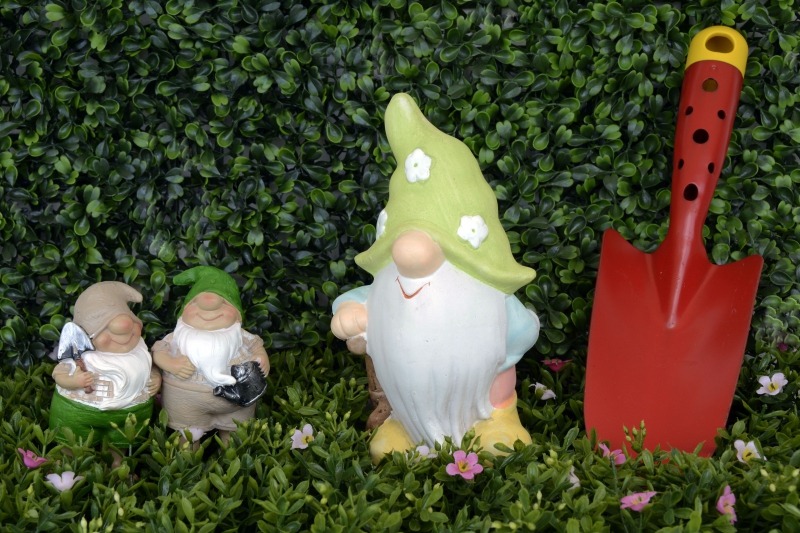 jardinerie-CHATEAUNEUF D ENTRAUNES-min_garden-gnome-1404358